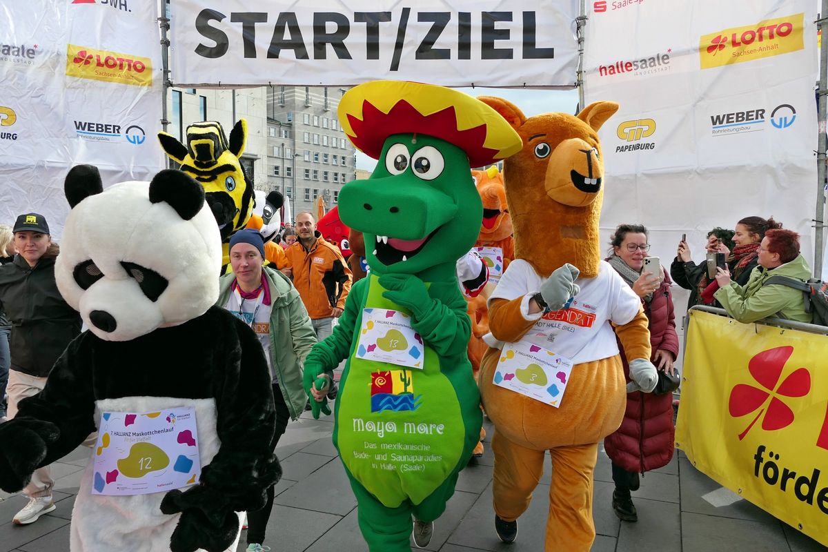 Maskottchen im Start/Ziel