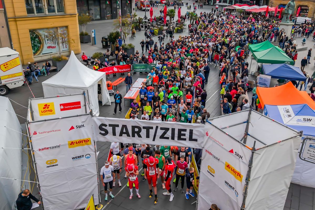 Maskottchen im Start/Ziel